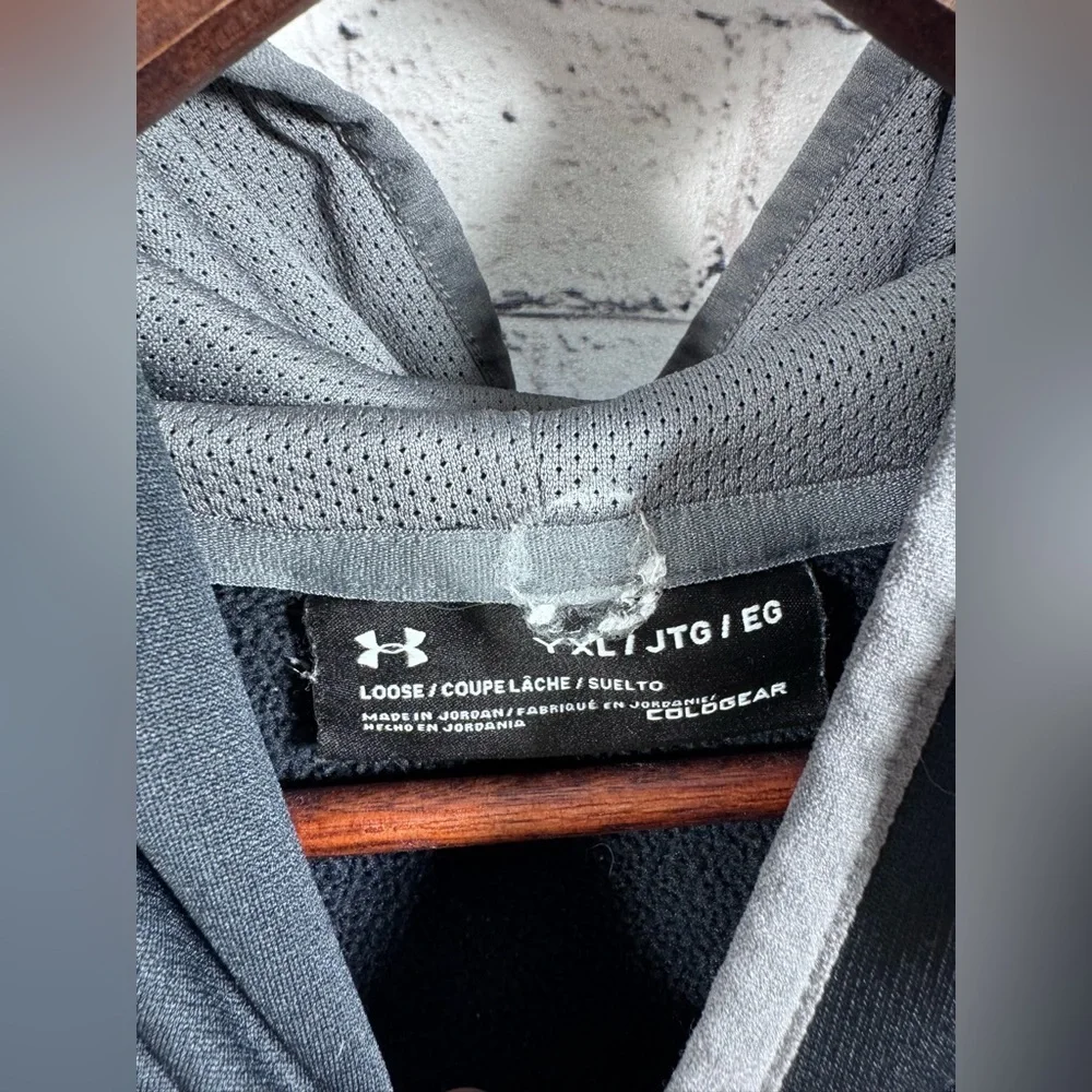 Under Armour YXL Black Hoodie